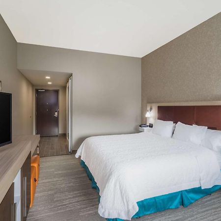 Hampton Inn Newport Eksteriør billede