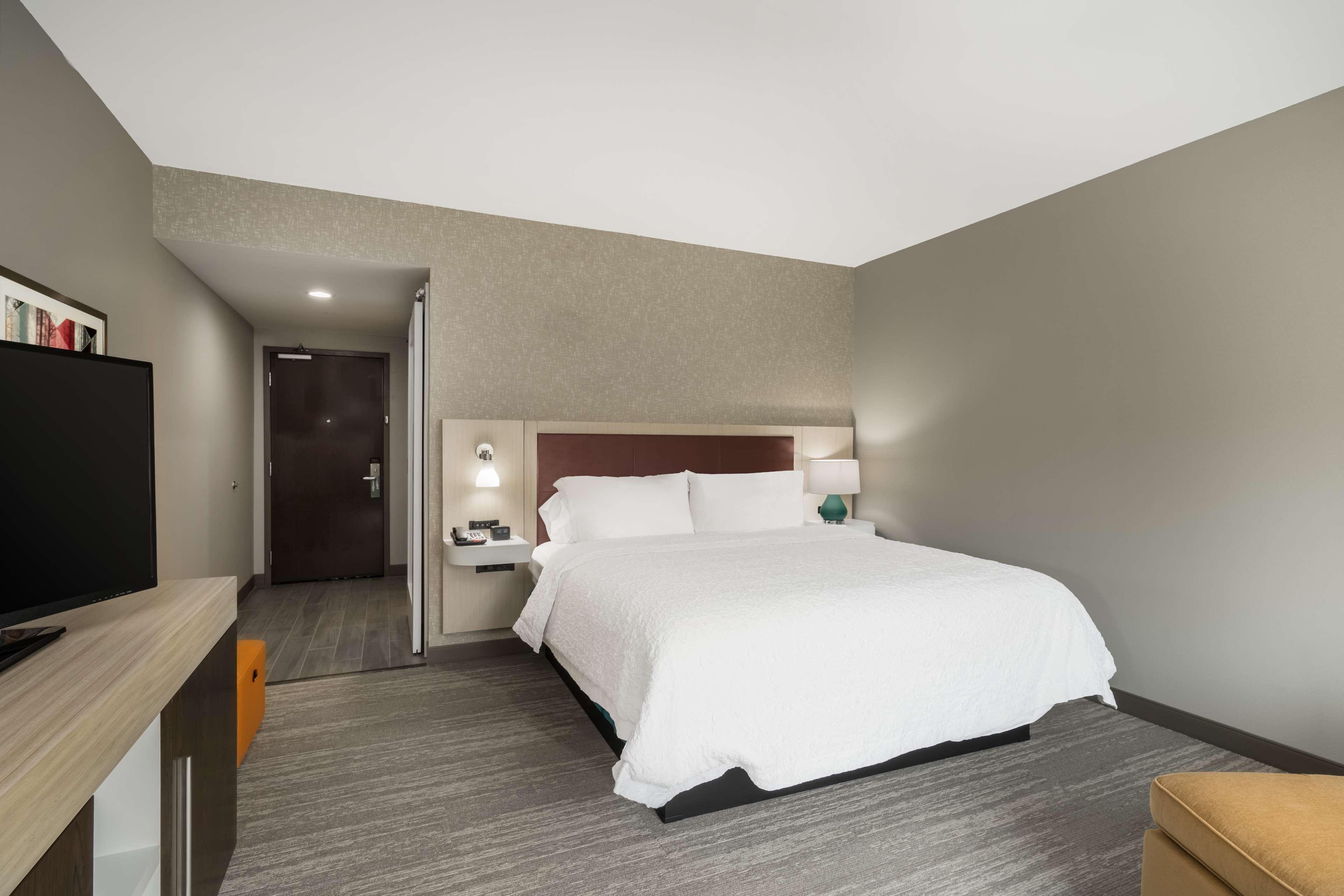 Hampton Inn Newport Eksteriør billede