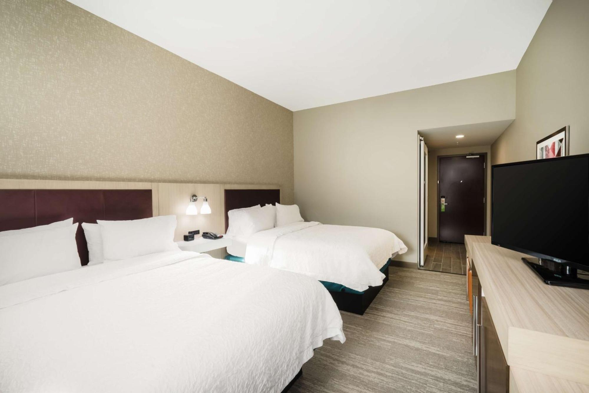 Hampton Inn Newport Eksteriør billede