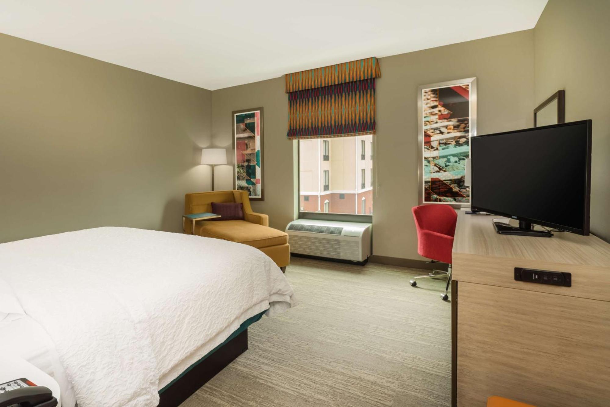 Hampton Inn Newport Eksteriør billede