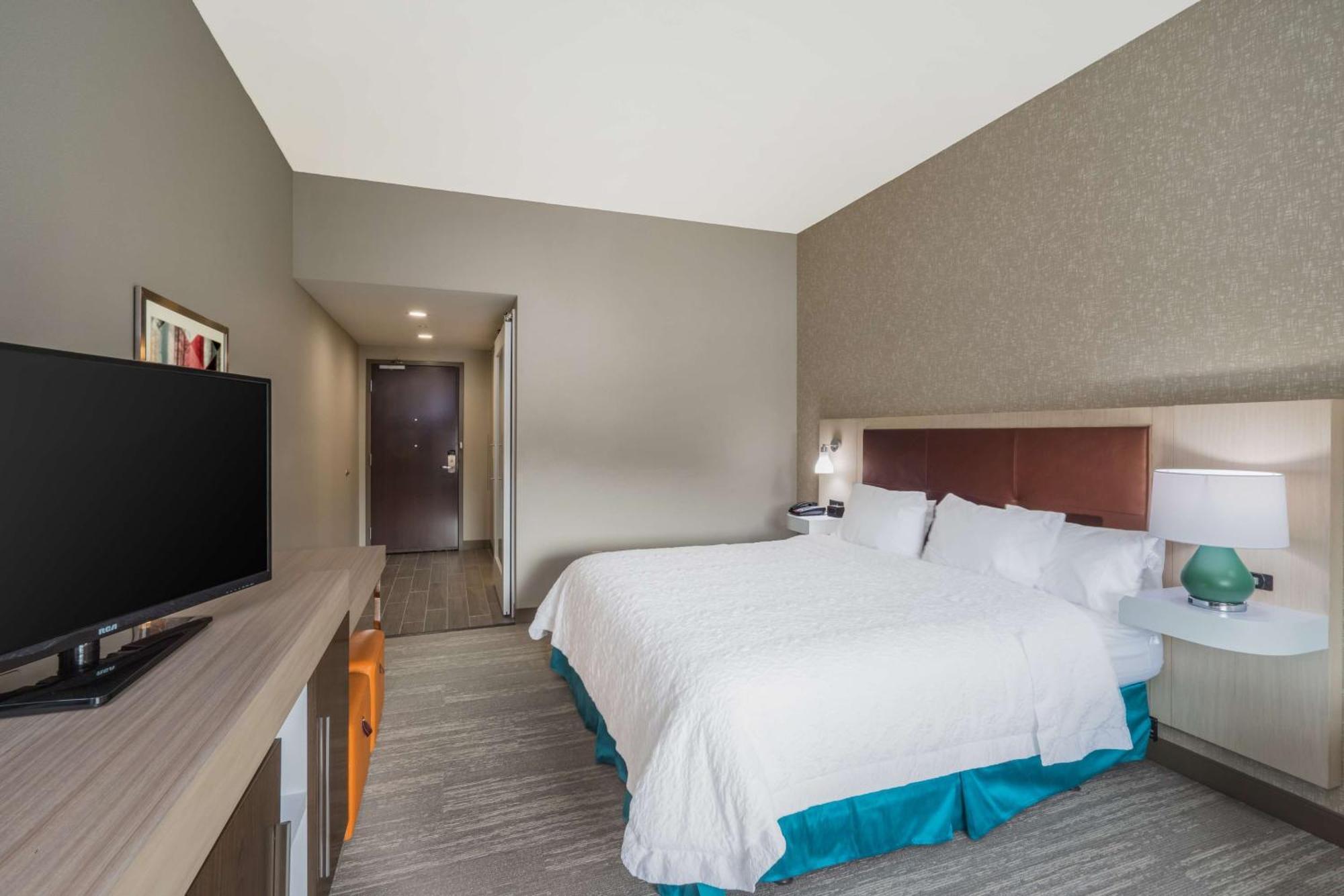 Hampton Inn Newport Eksteriør billede