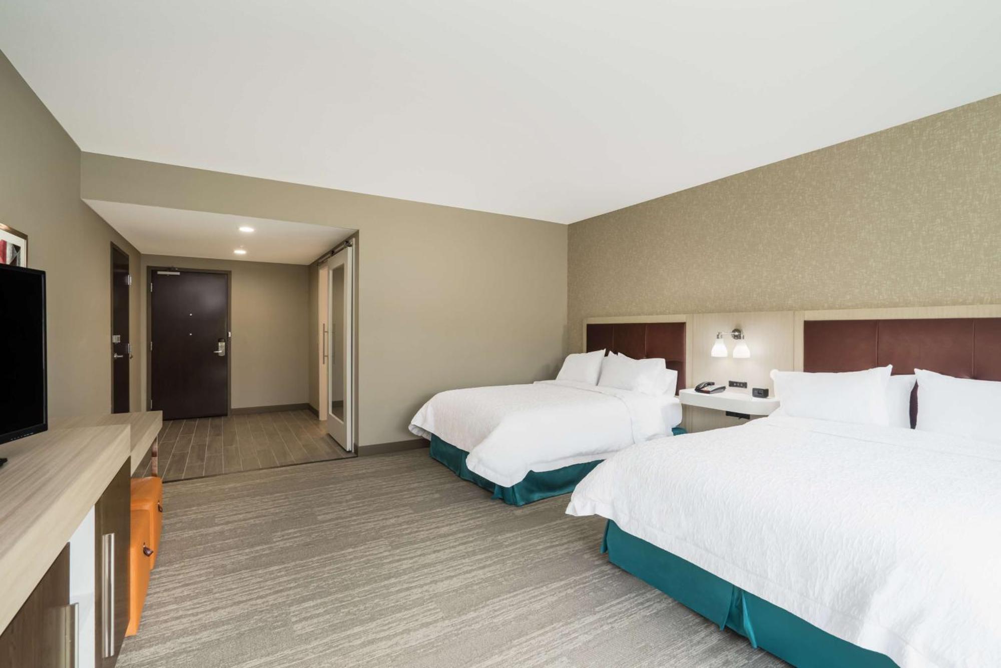 Hampton Inn Newport Eksteriør billede