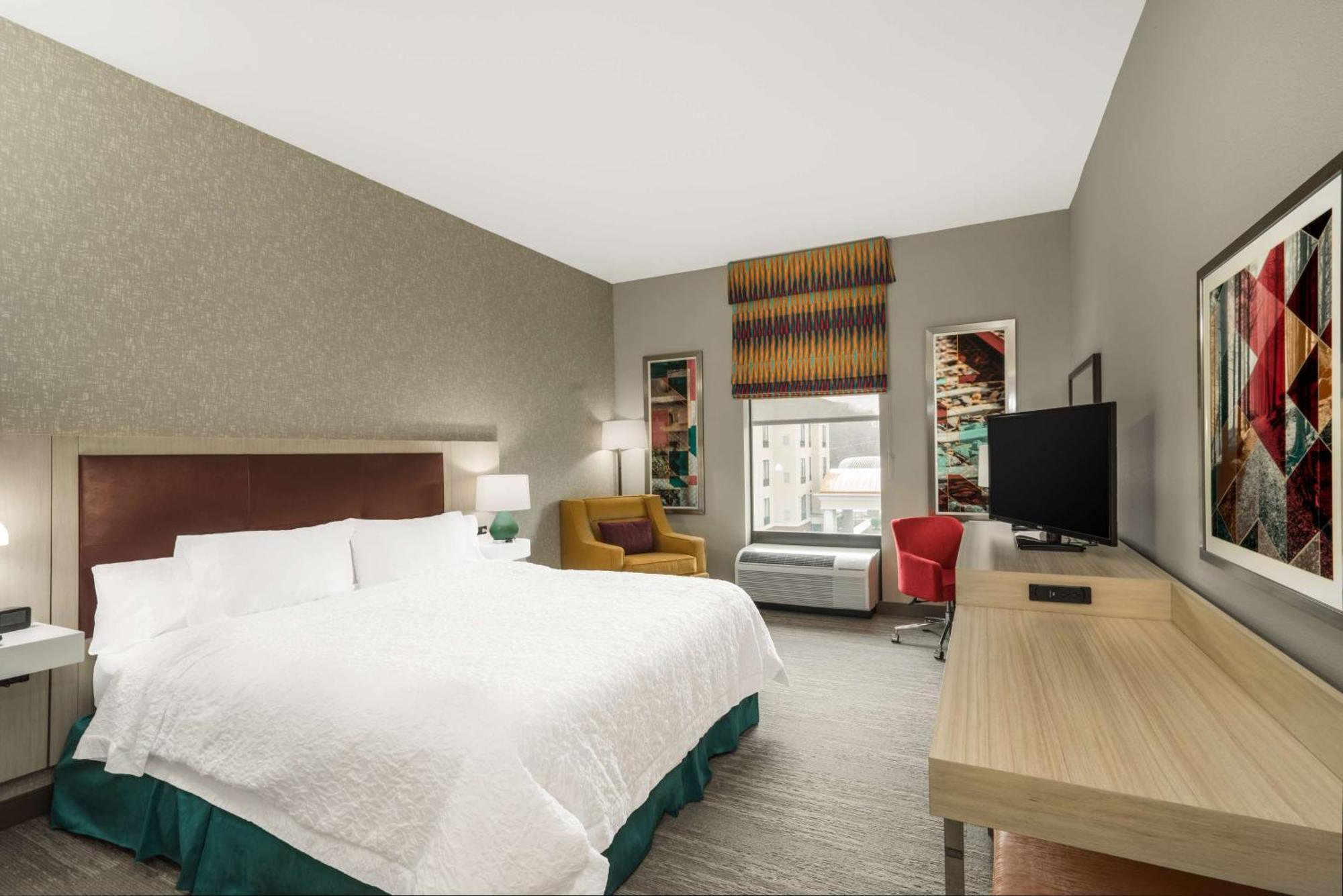 Hampton Inn Newport Eksteriør billede