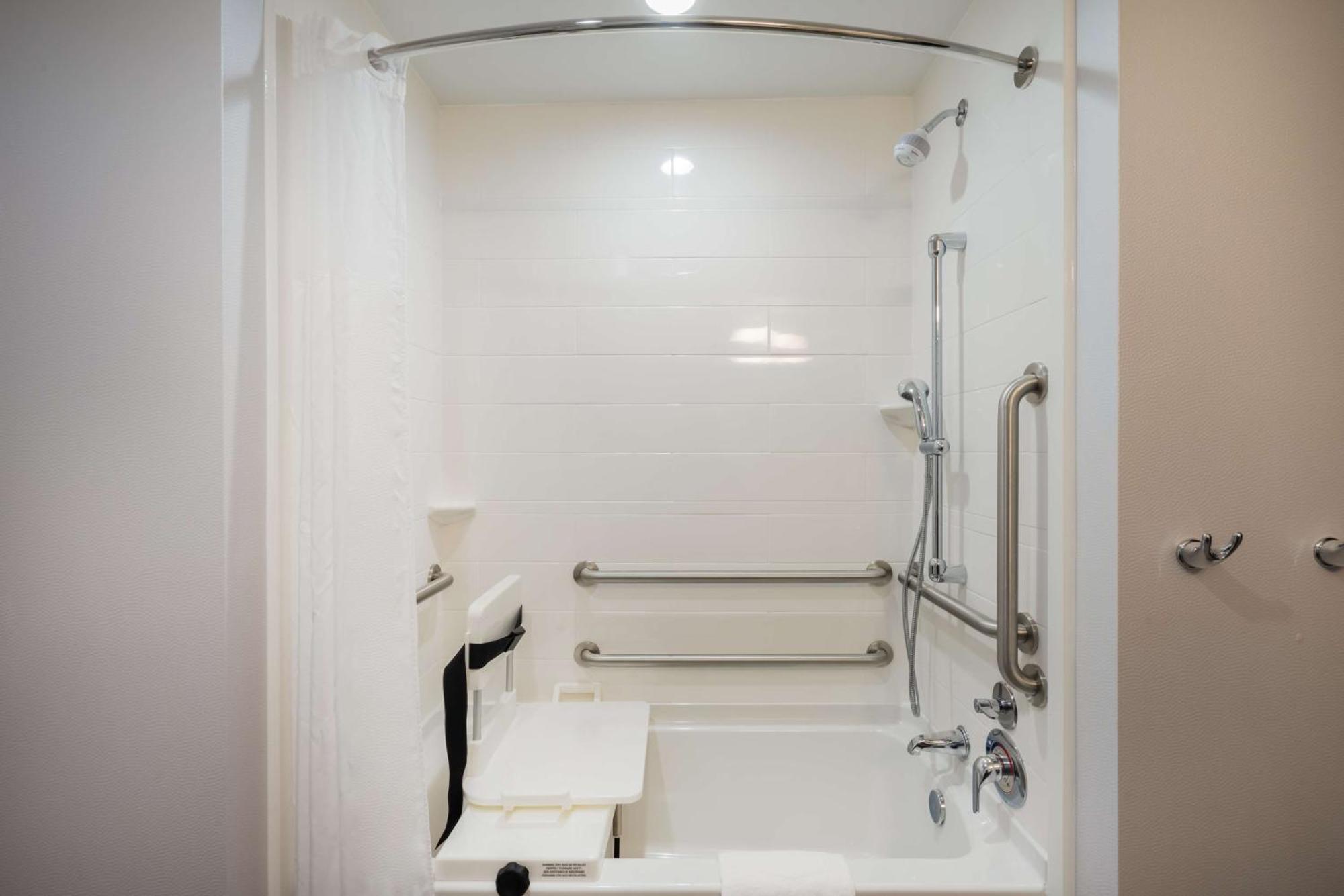 Hampton Inn Newport Eksteriør billede