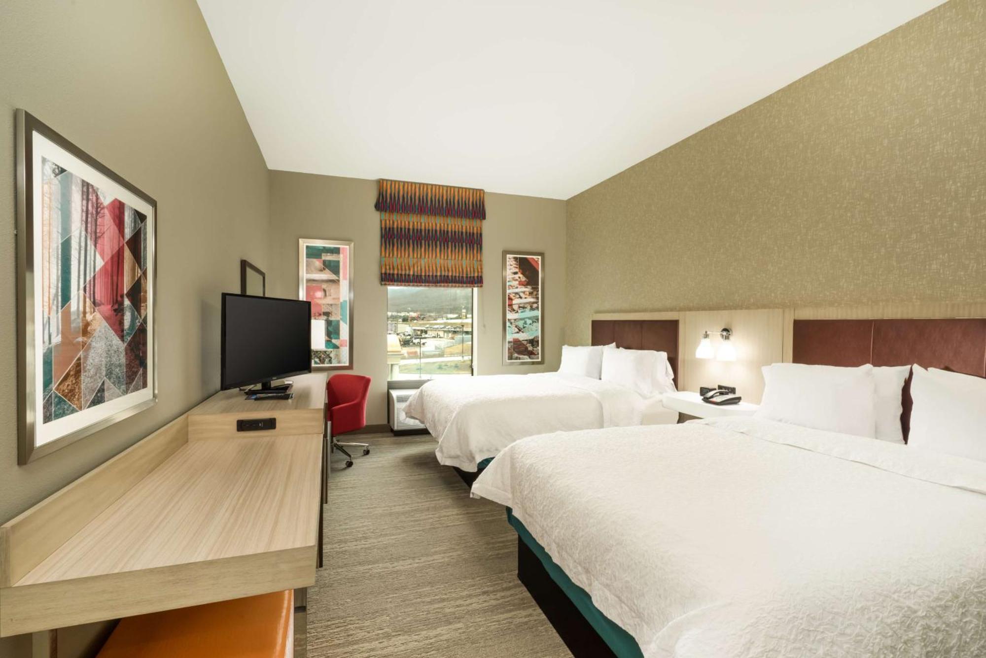 Hampton Inn Newport Eksteriør billede