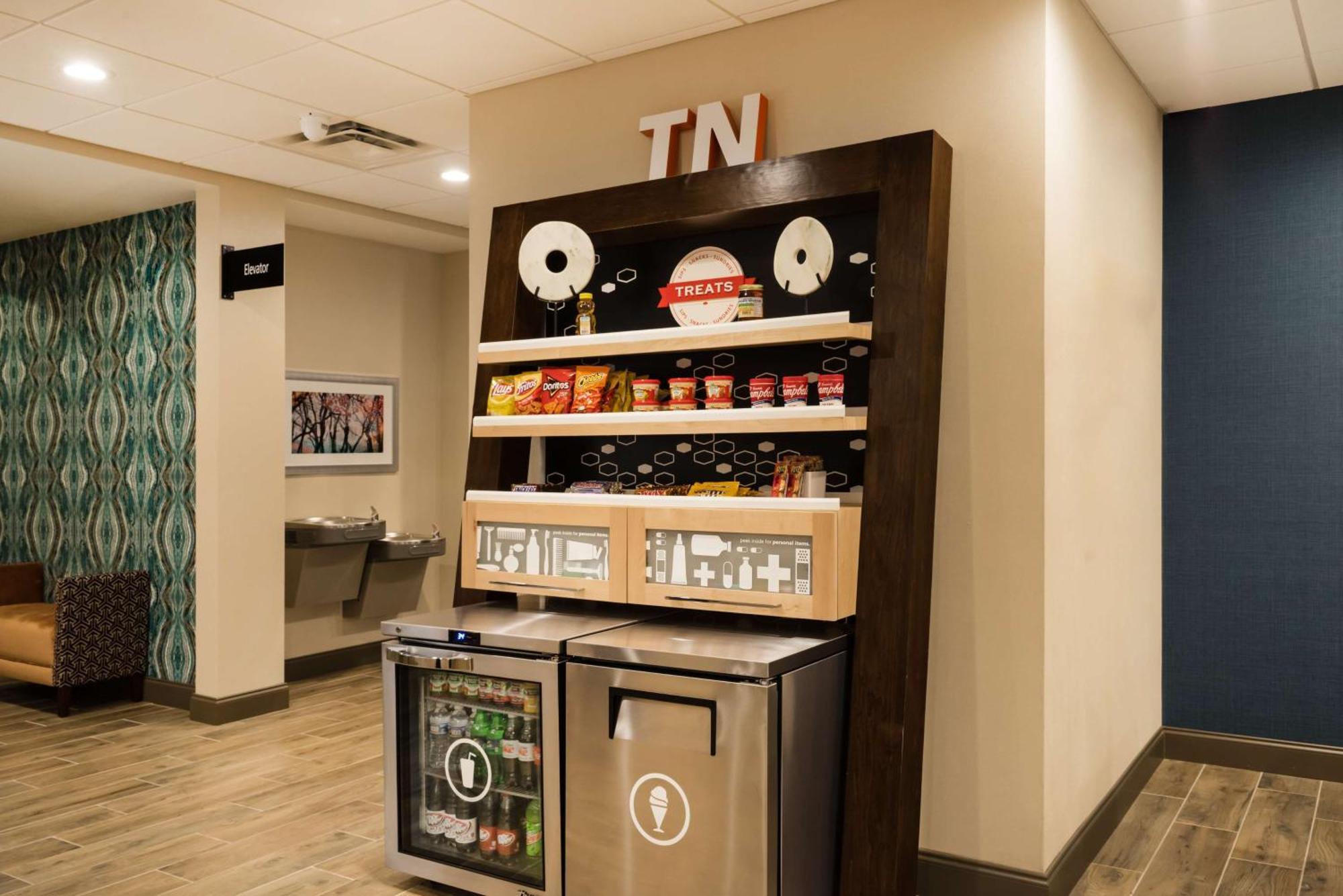 Hampton Inn Newport Eksteriør billede