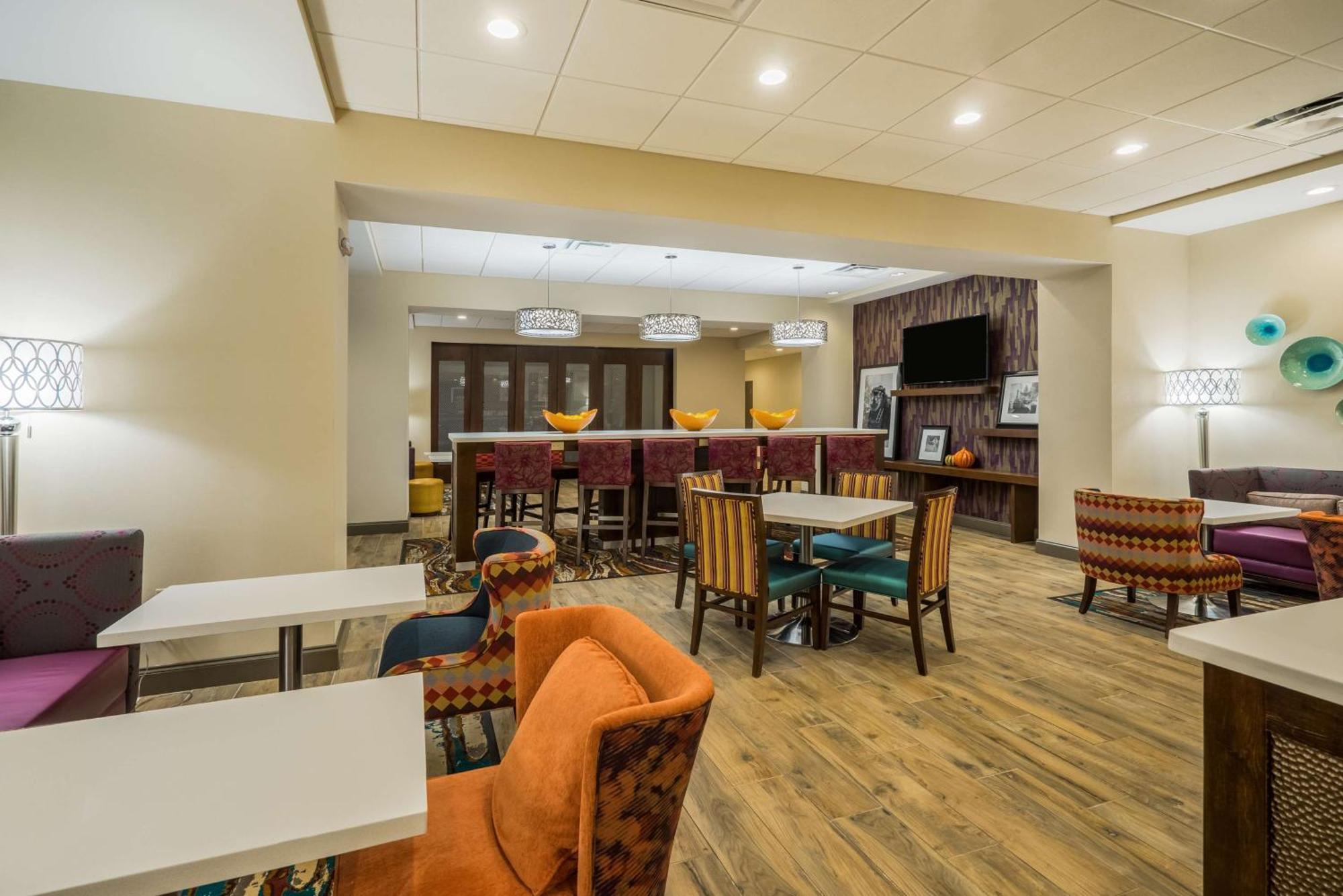 Hampton Inn Newport Eksteriør billede