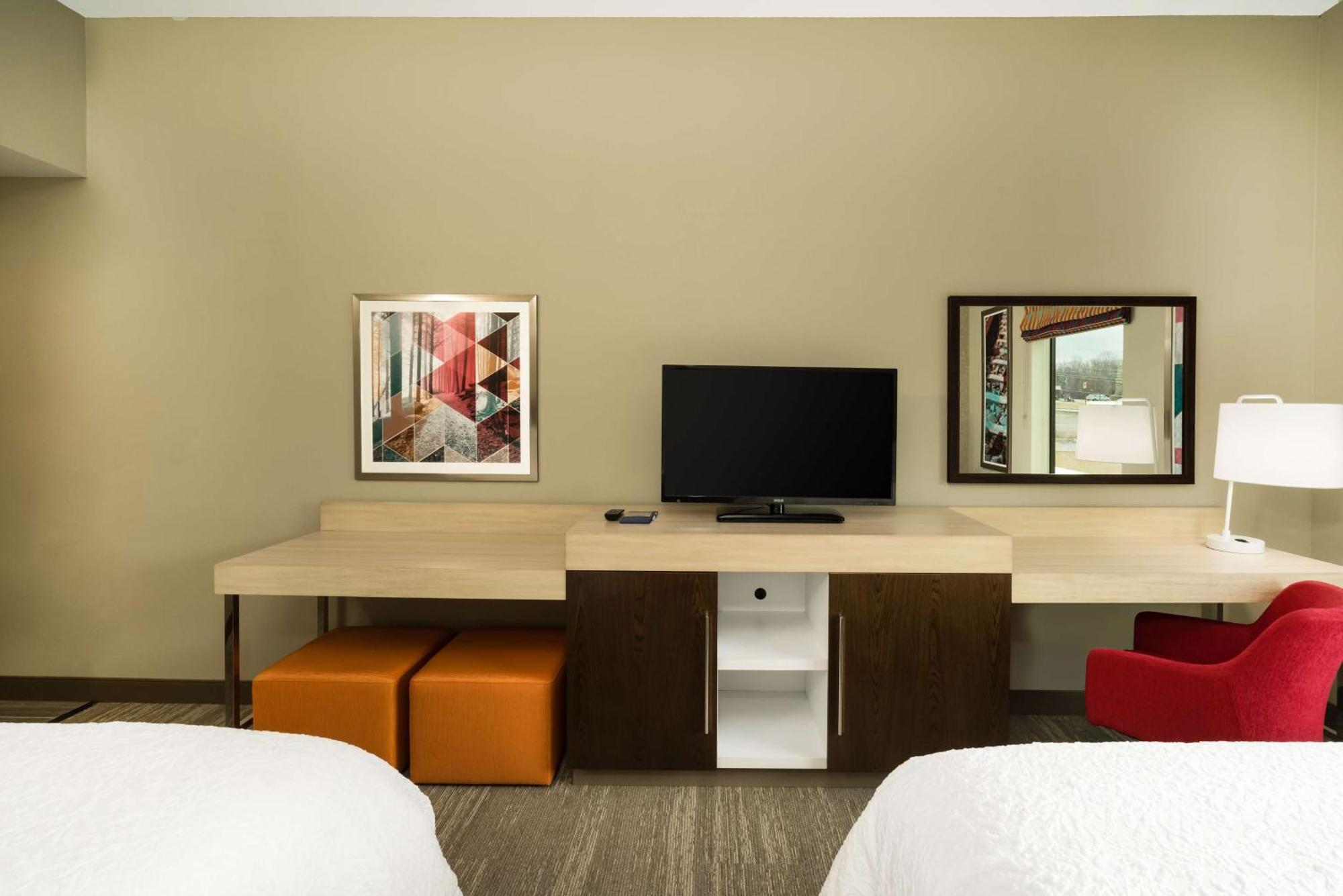 Hampton Inn Newport Eksteriør billede