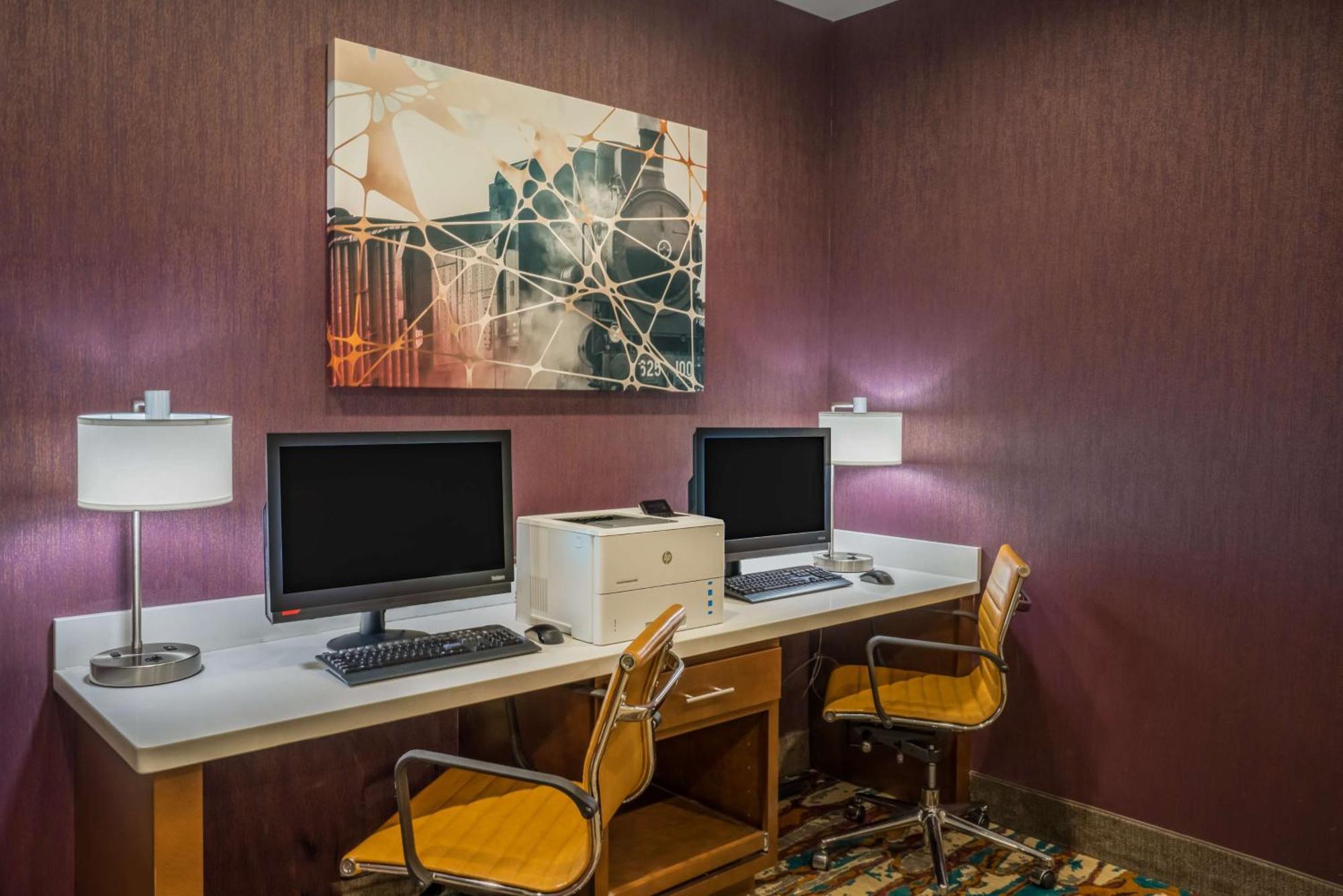 Hampton Inn Newport Eksteriør billede